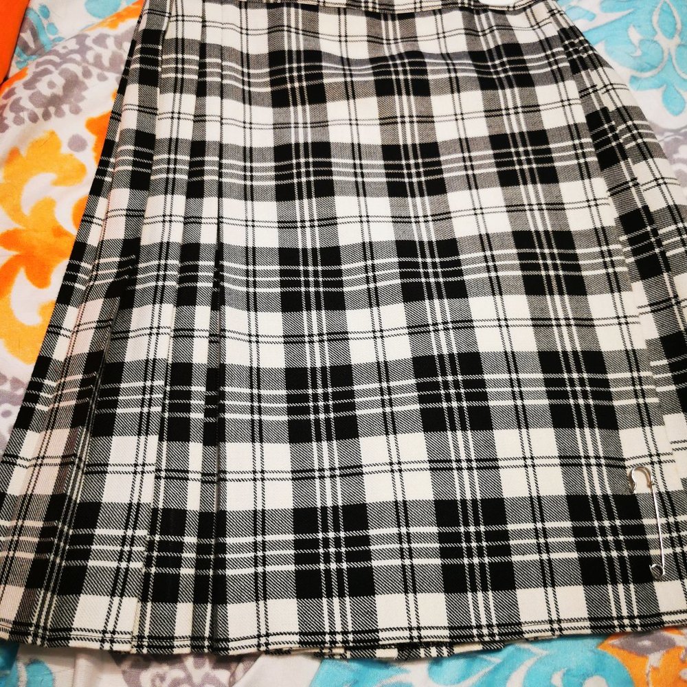 Vintage mini black and white kilt